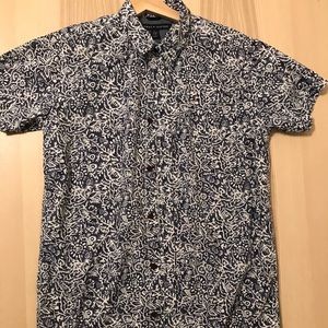 Tommy Hilfiger boy’s xl short sleeve button down